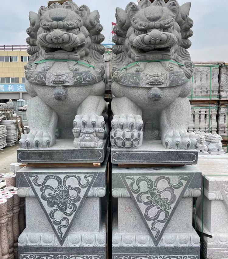 大門(mén)石雕獅子